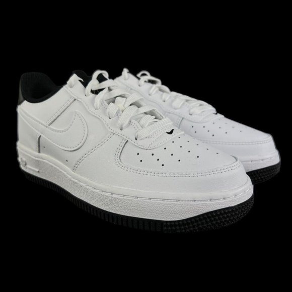 Nike Air Force 1 ESS White Black Shoes DV1332-100 Youth Sizes 1 - 2 Y (PS) - Picture 4 of 8